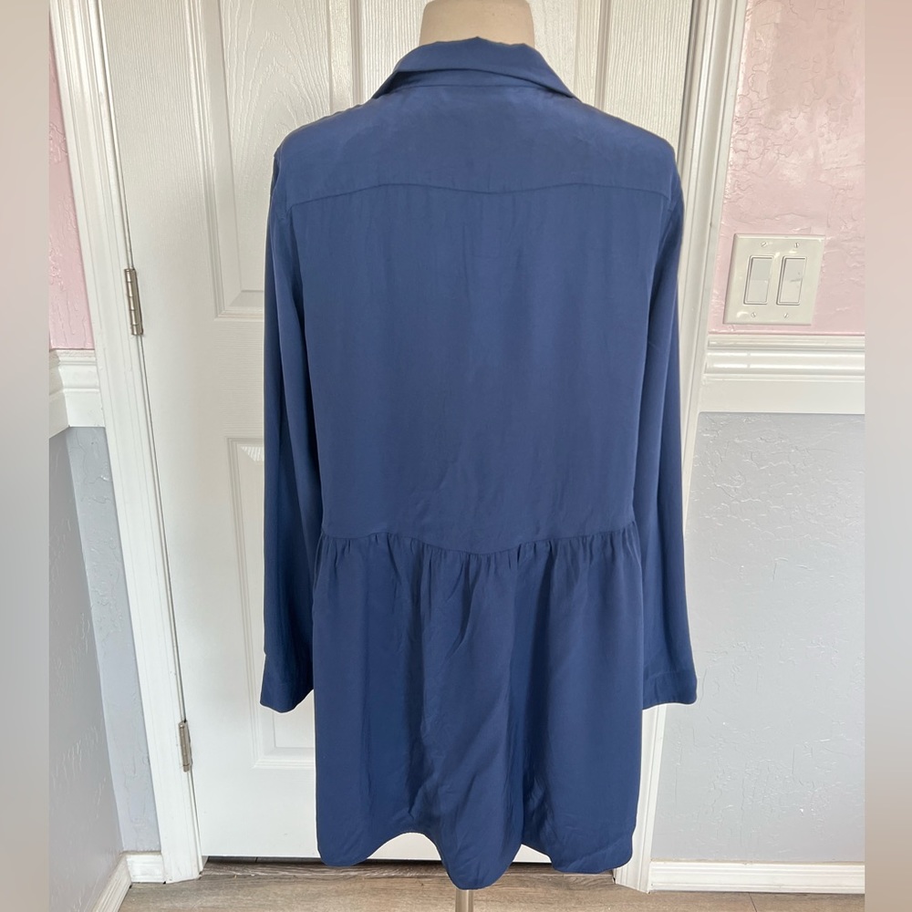 Lafayette‎ 148 New York Blue Silk Button Up Blouse Size M - Picture 6 of 12